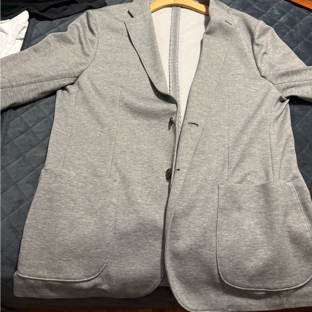 Uniqlo Light Gray Blazer